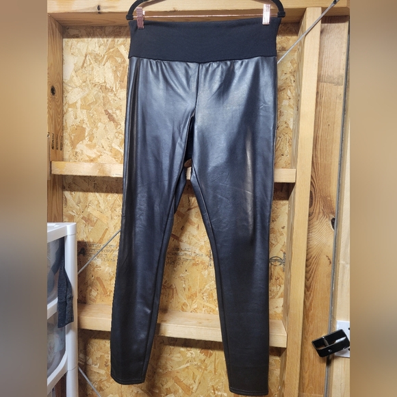 Assets By Spanx Black Faux Leather Leggings Womans Size XL - Picture 1 of 4